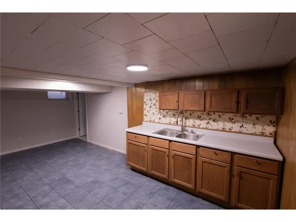 $2,400 | 118 13th Avenue South, South St. Paul, MN 55075