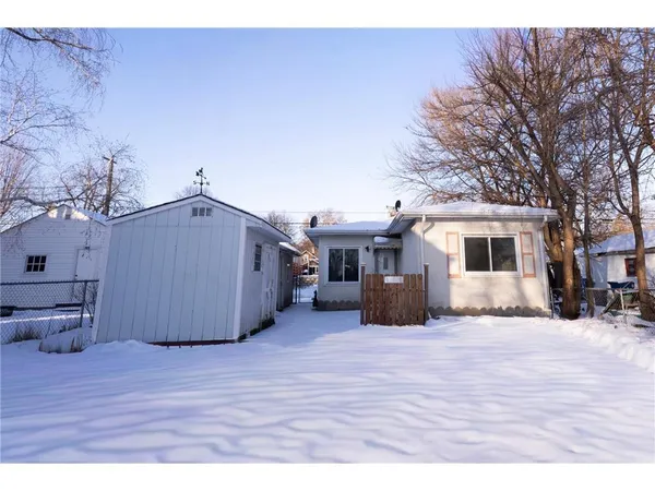 $2,400 | 118 13th Avenue South, South St. Paul, MN 55075