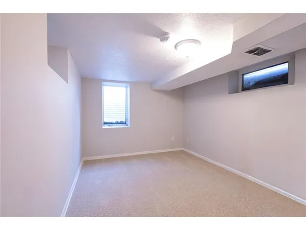 $2,400 | 118 13th Avenue South, South St. Paul, MN 55075
