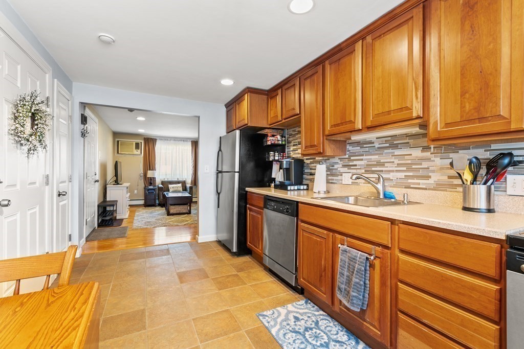1 Laurent Road, Unit 4 Salem, MA 01970 - Photo 3 of 12 Gallery Image 3