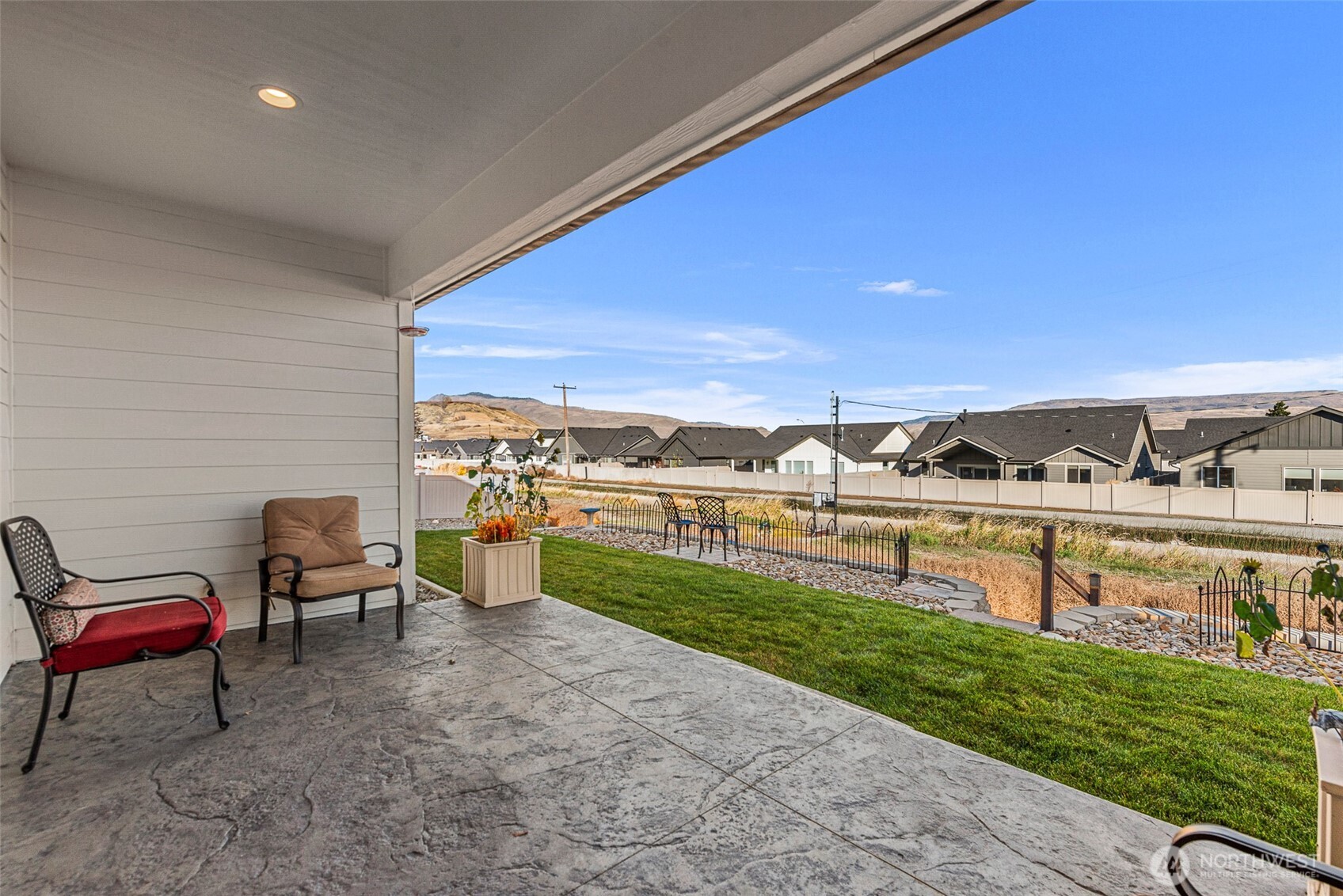 985 Spring Mountain Drive Wenatchee, WA 98801 - Photo 27 of 39