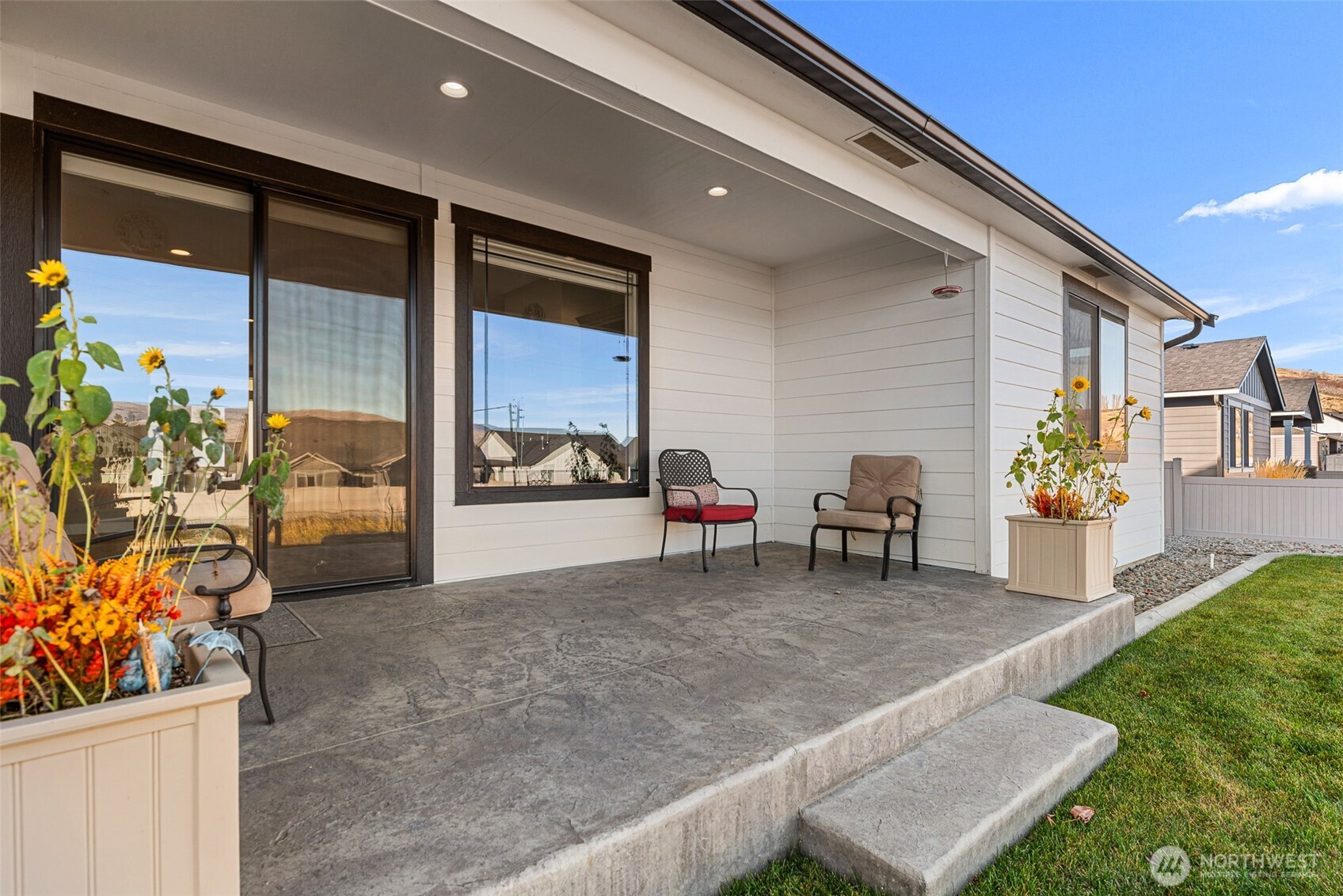 985 Spring Mountain Drive Wenatchee, WA 98801 - Photo 7 of 39