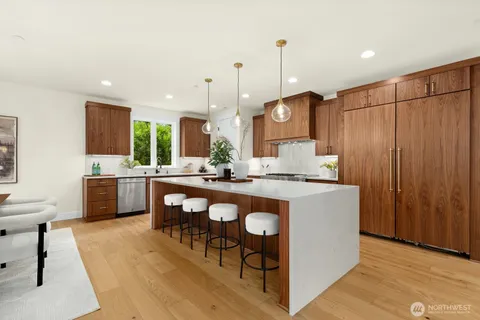 $2,975,000 | 815 130th Avenue Northeast, Bellevue, WA 98005