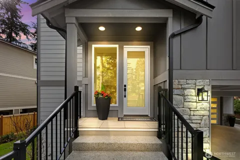 $2,975,000 | 815 130th Avenue Northeast, Bellevue, WA 98005