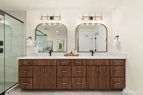 $2,975,000 | 815 130th Avenue Northeast, Bellevue, WA 98005