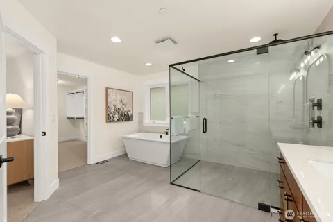$2,975,000 | 815 130th Avenue Northeast, Bellevue, WA 98005