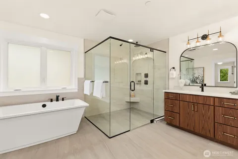 $2,975,000 | 815 130th Avenue Northeast, Bellevue, WA 98005