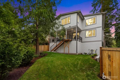 $2,975,000 | 815 130th Avenue Northeast, Bellevue, WA 98005