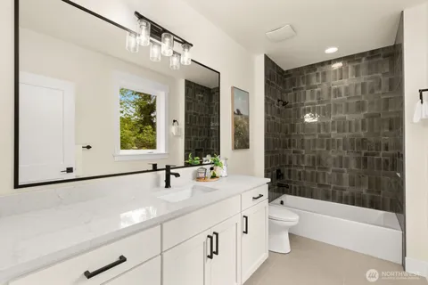 $2,975,000 | 815 130th Avenue Northeast, Bellevue, WA 98005