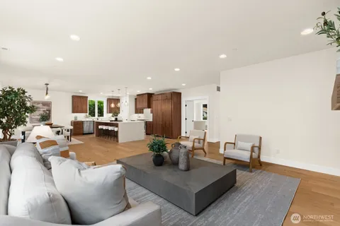 $2,975,000 | 815 130th Avenue Northeast, Bellevue, WA 98005