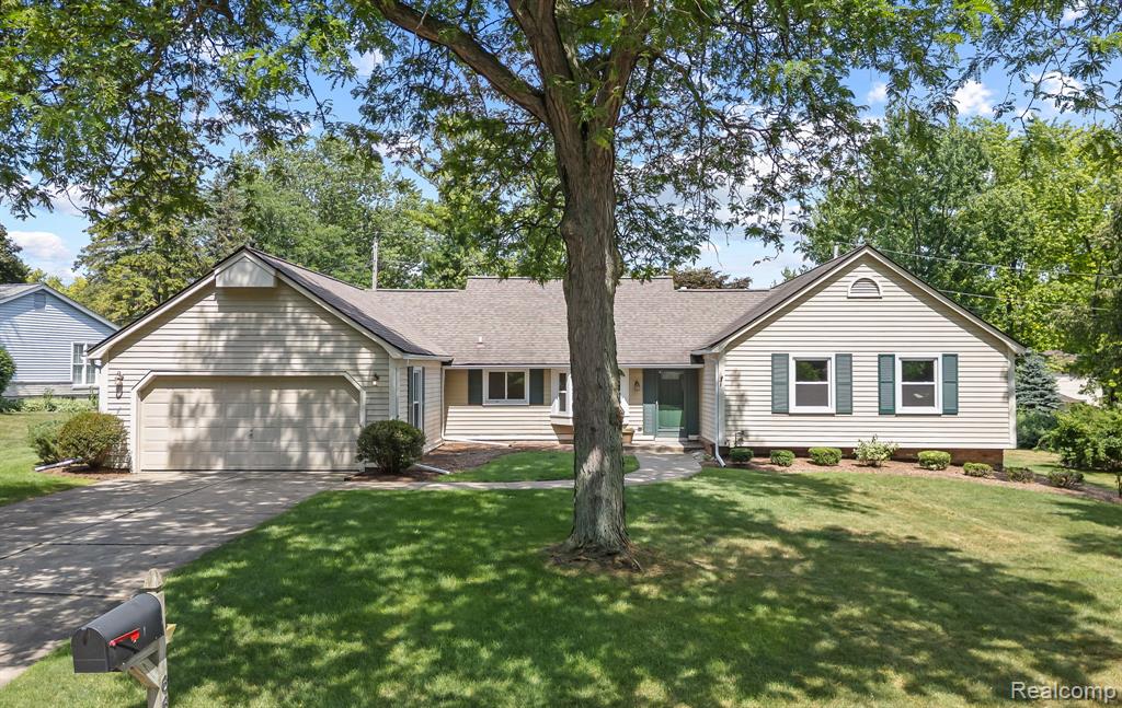 663 Lake Forest Road Rochester, MI 48309 - Photo 34 of 37