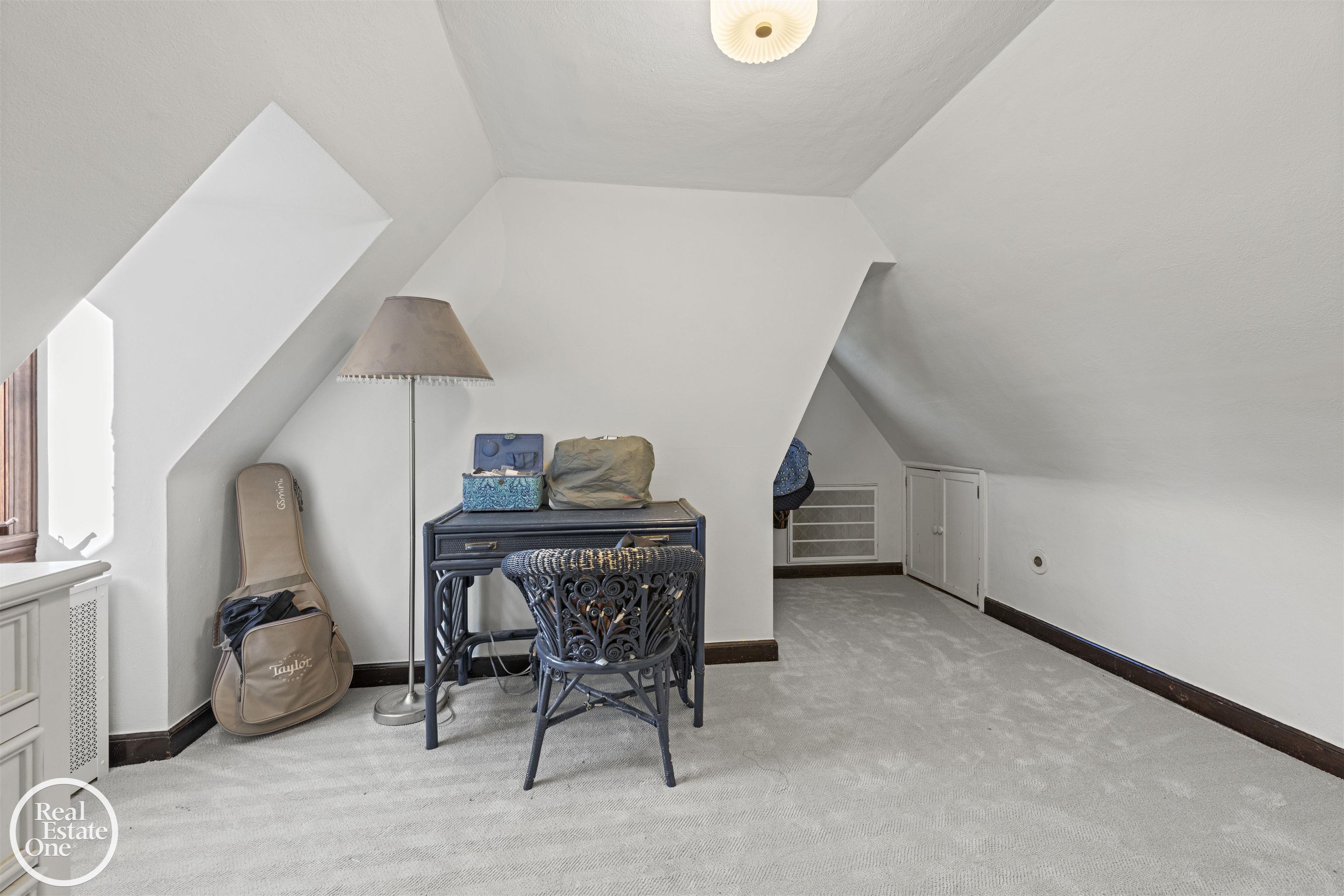 242 Lewiston Road Grosse Pointe, MI 48236 - Photo 60 of 63 50202667-e8198b5c-fb11-4b17-ae39-ae9f2768983d.JPG