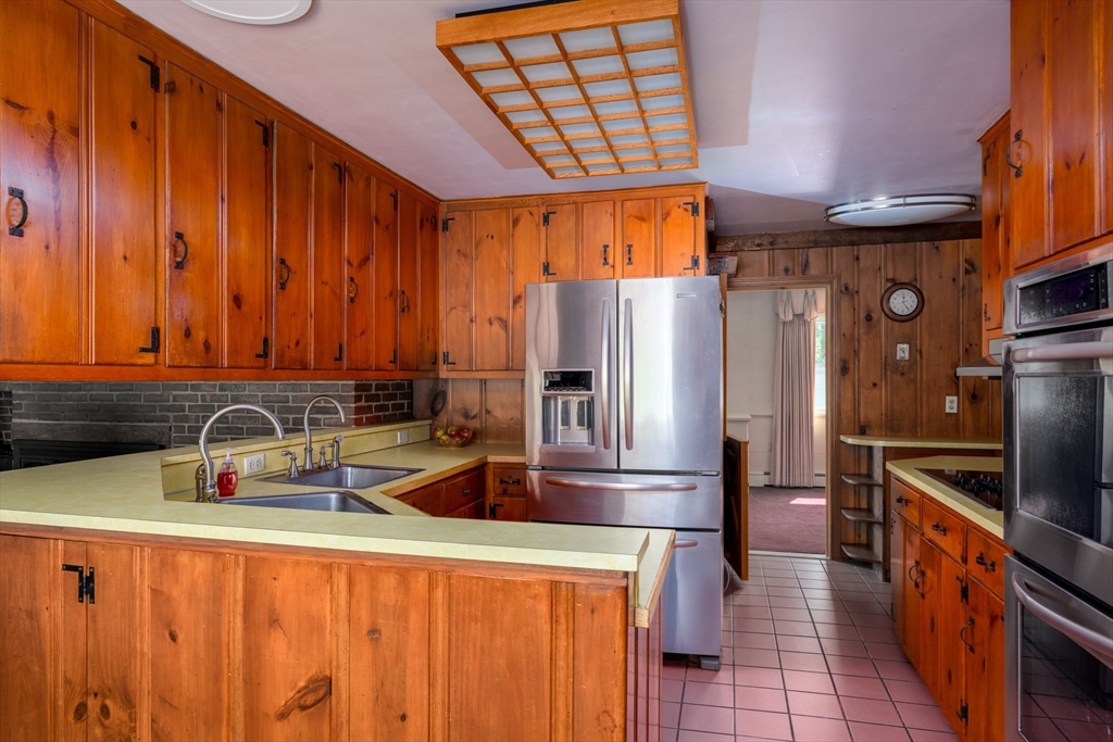 55 Old Common Road Auburn, MA 01501 - Photo 12 of 36