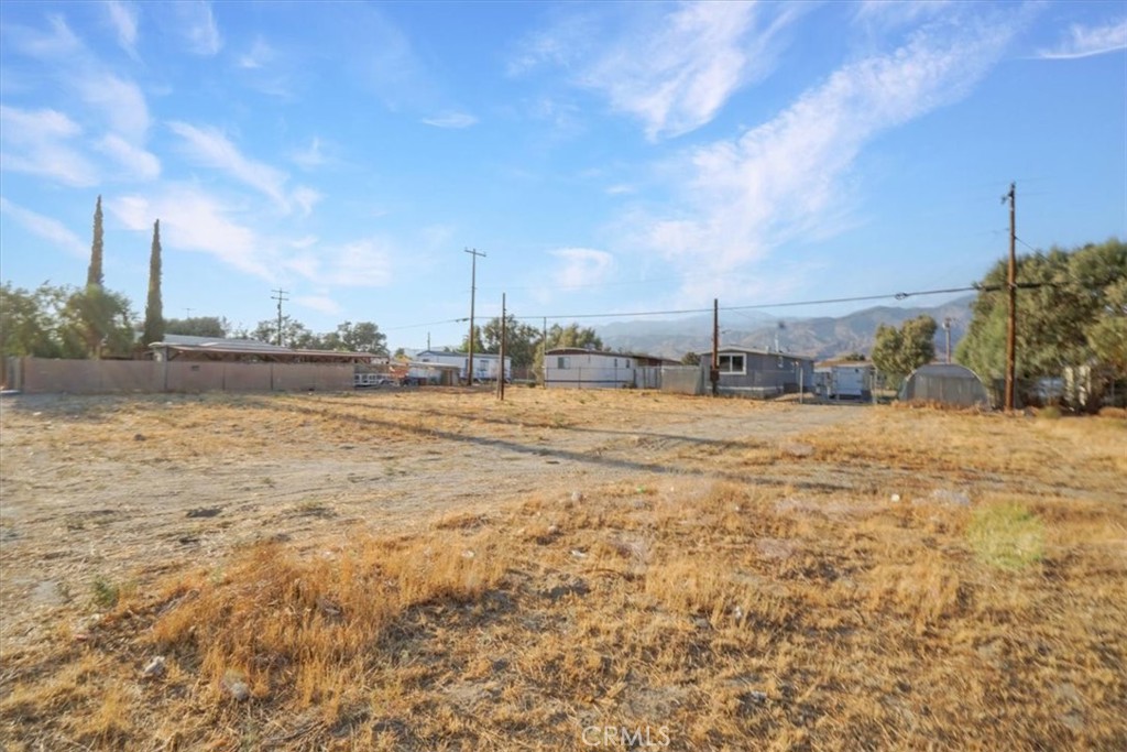 0 Lois Cabazon, CA 92230 - Photo 5 of 9 a view of a yard with an ocean view