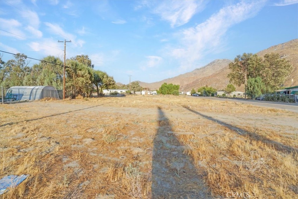 0 Lois Cabazon, CA 92230 - Photo 6 of 9 a view of an lake and a mountain