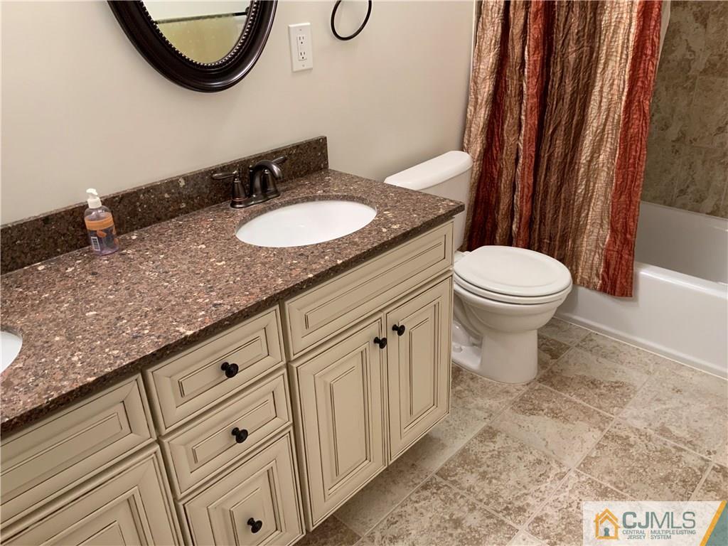 4 Deborah Drive Edison, NJ 08820 - Photo 12 of 20 Gallery Image 12
