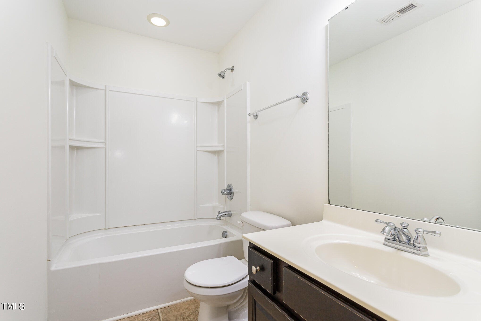 628 Smith Ridge Way Fuquay-Varina, NC 27526 - Photo 23 of 27 Full Bath