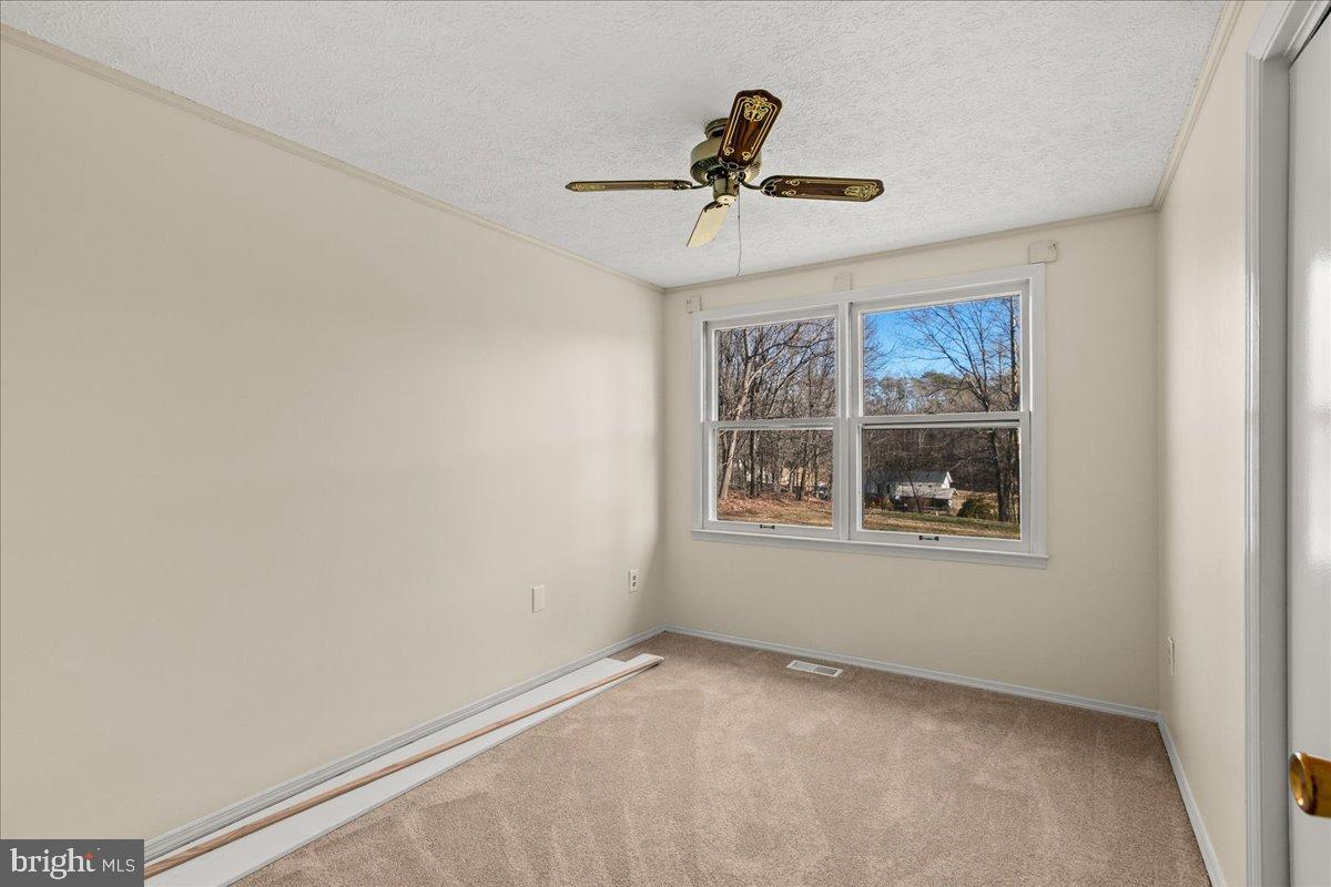 9442 Brentsville Road Manassas, VA 20112 - Photo 14 of 34 Bedroom with Natural Light!
