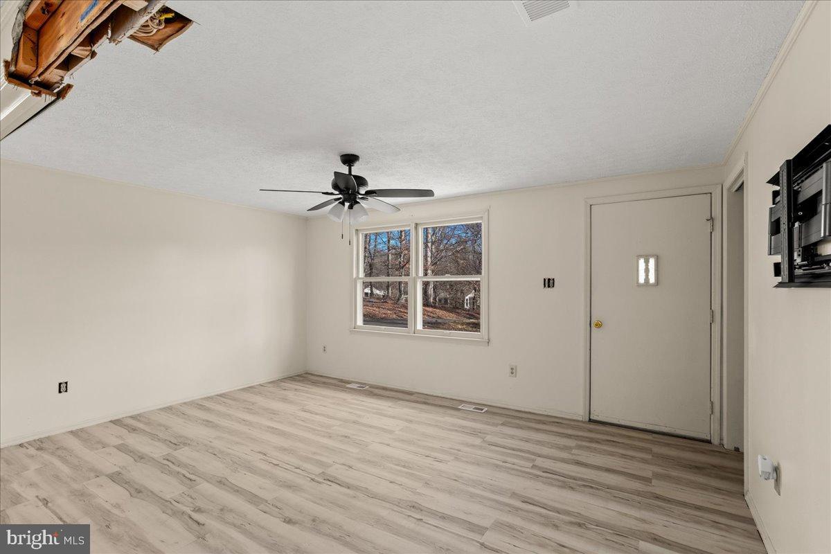 9442 Brentsville Road Manassas, VA 20112 - Photo 8 of 34 Dining area with new LVP!