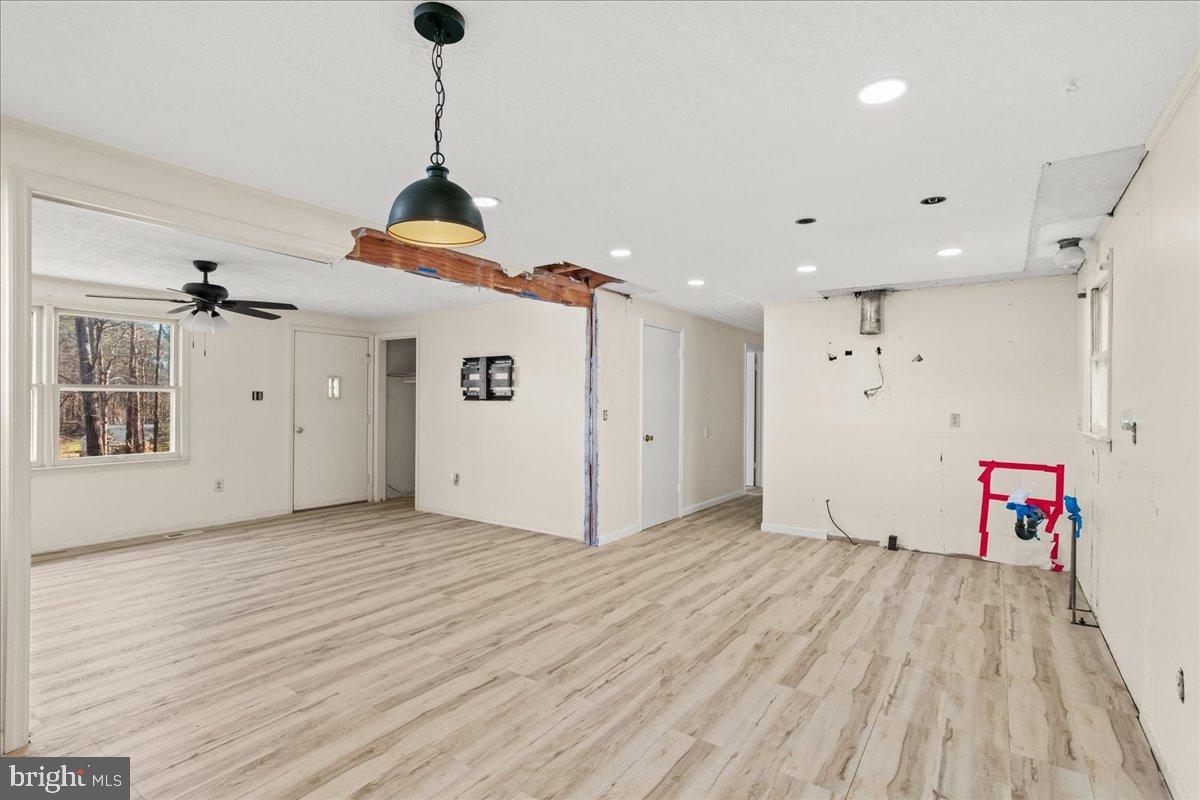 9442 Brentsville Road Manassas, VA 20112 - Photo 9 of 34 Spacious, light-filled open layout awaits.