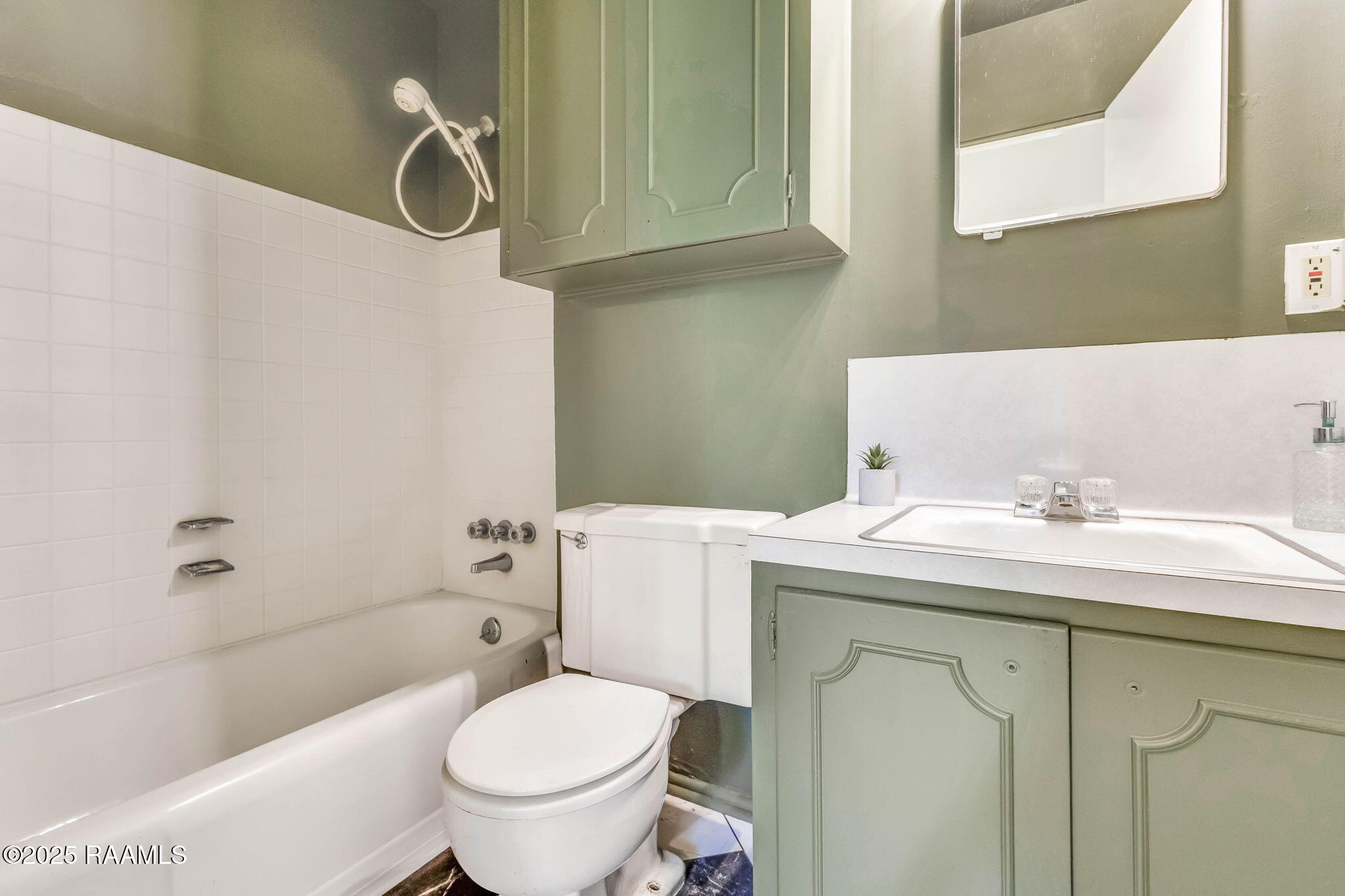 425 Normandy Road Lafayette, LA 70503 - Photo 11 of 15 11-web-or-mls-425 Normandy-12