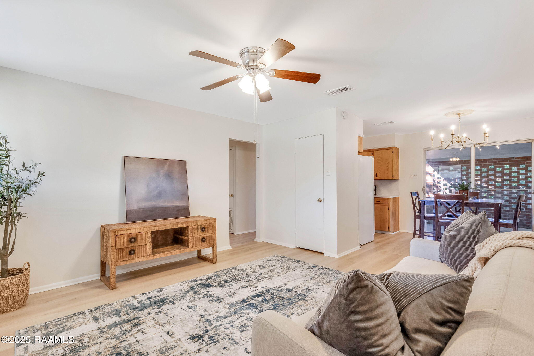 425 Normandy Road Lafayette, LA 70503 - Photo 3 of 15 2-web-or-mls-425 Normandy-3