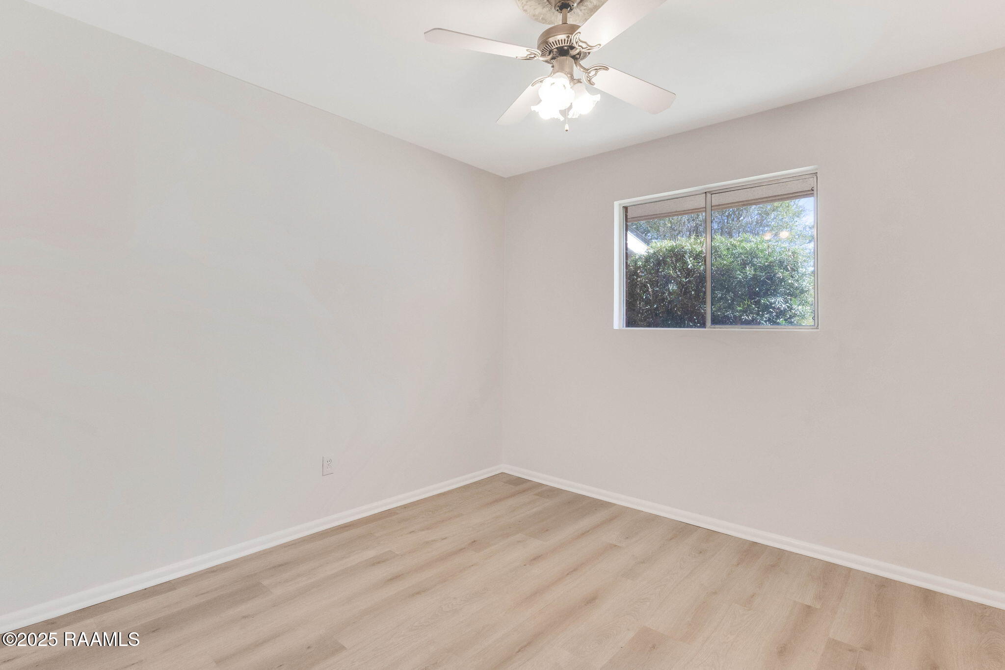 425 Normandy Road Lafayette, LA 70503 - Photo 8 of 15 7-web-or-mls-425 Normandy-8