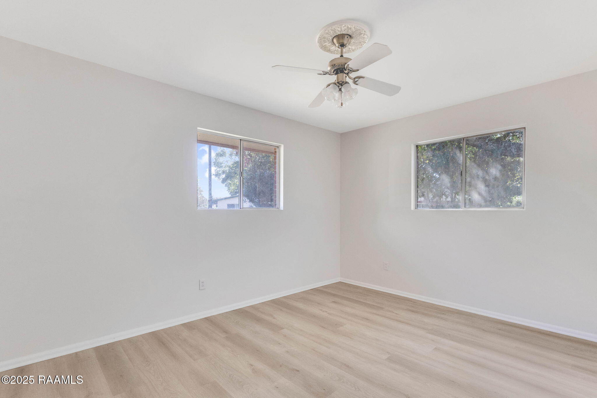 425 Normandy Road Lafayette, LA 70503 - Photo 9 of 15 8-web-or-mls-425 Normandy-9