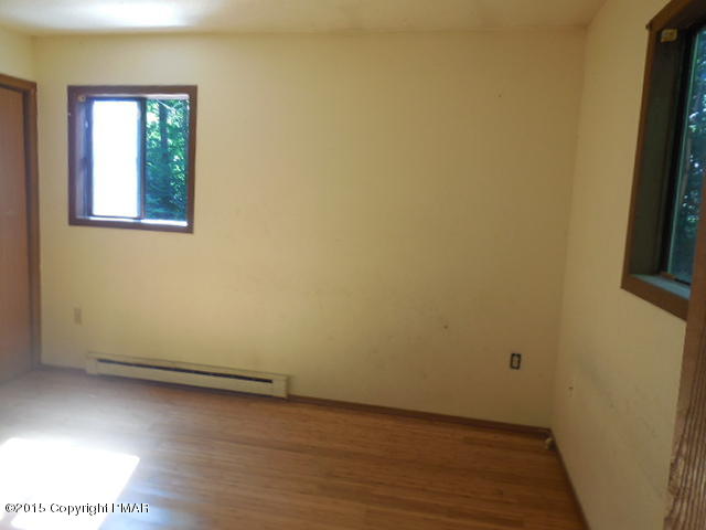 3333 Oberon Road Tobyhanna, PA 18466 - Photo 4 of 10 DSCN0286