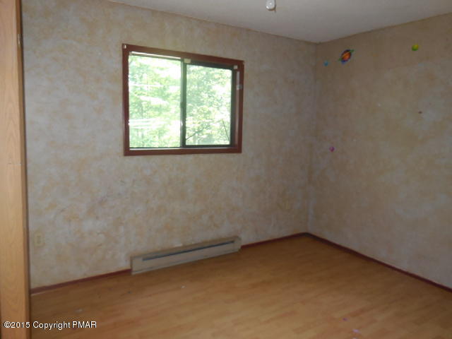 3333 Oberon Road Tobyhanna, PA 18466 - Photo 6 of 10 DSCN0289