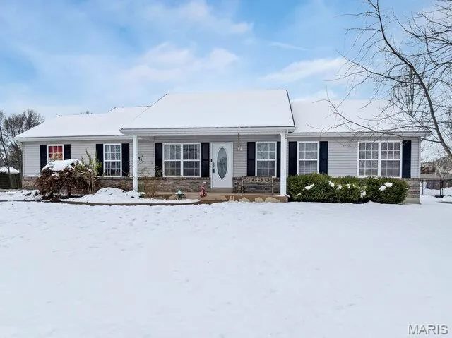 $260,000 | 270 Derek Drive, Hawk Point, MO 63349