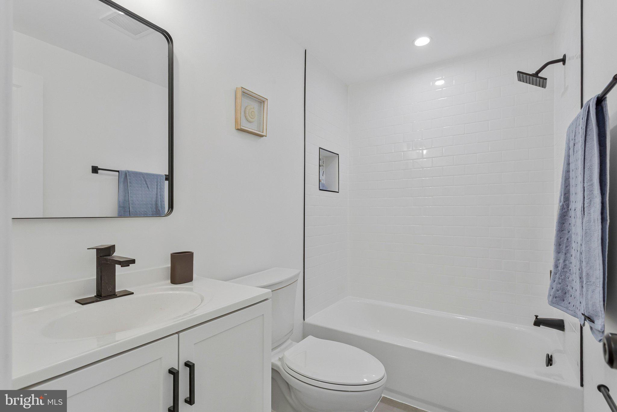 3365 Arundel On The Bay Road Annapolis, MD 21403 - Photo 15 of 47 Full Bathroom 1