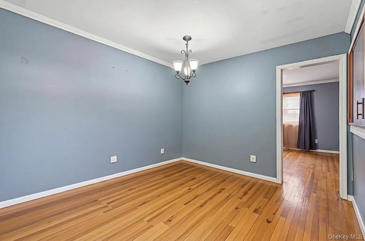 218-52 138th Road Queens, NY 11413 - Photo 12 of 25