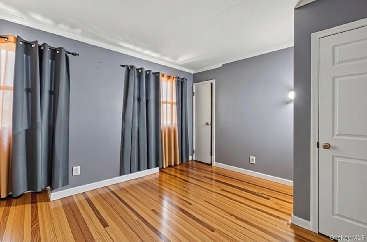 218-52 138th Road Queens, NY 11413 - Photo 6 of 25