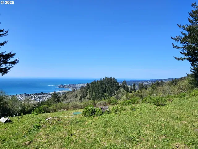 $388,000 | Harbor Hills Heights, Unit 308, Brookings, OR 97415