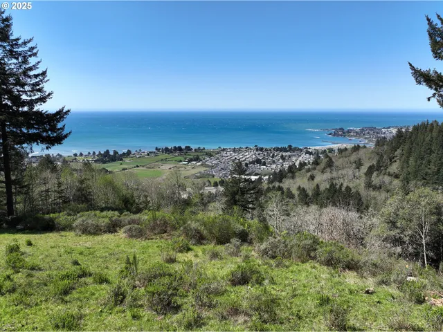 $388,000 | Harbor Hills Heights, Unit 308, Brookings, OR 97415