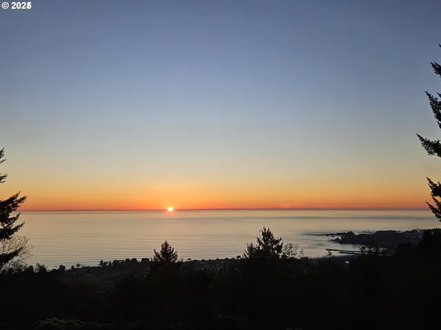 $388,000 | Harbor Hills Heights, Unit 308, Brookings, OR 97415