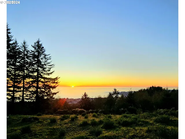 $388,000 | Harbor Hills Heights, Unit 308, Brookings, OR 97415