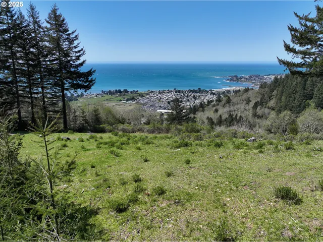 $388,000 | Harbor Hills Heights, Unit 308, Brookings, OR 97415