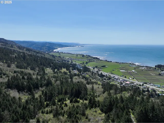 $388,000 | Harbor Hills Heights, Unit 308, Brookings, OR 97415