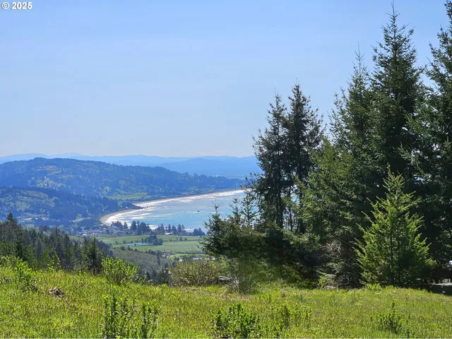 $388,000 | Harbor Hills Heights, Unit 308, Brookings, OR 97415