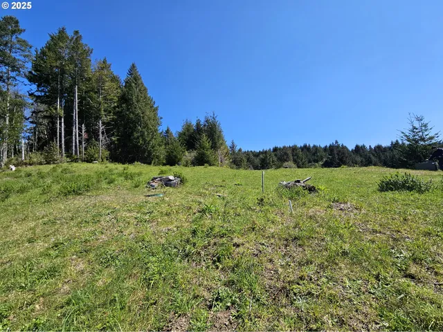 $388,000 | Harbor Hills Heights, Unit 308, Brookings, OR 97415