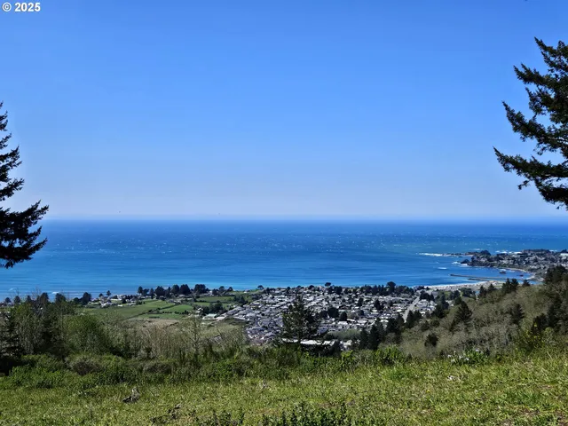 $388,000 | Harbor Hills Heights, Unit 308, Brookings, OR 97415