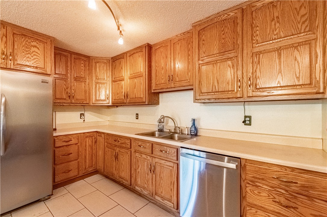 1956 Highlawn Road Decatur, IL 62521 - Photo 11 of 33