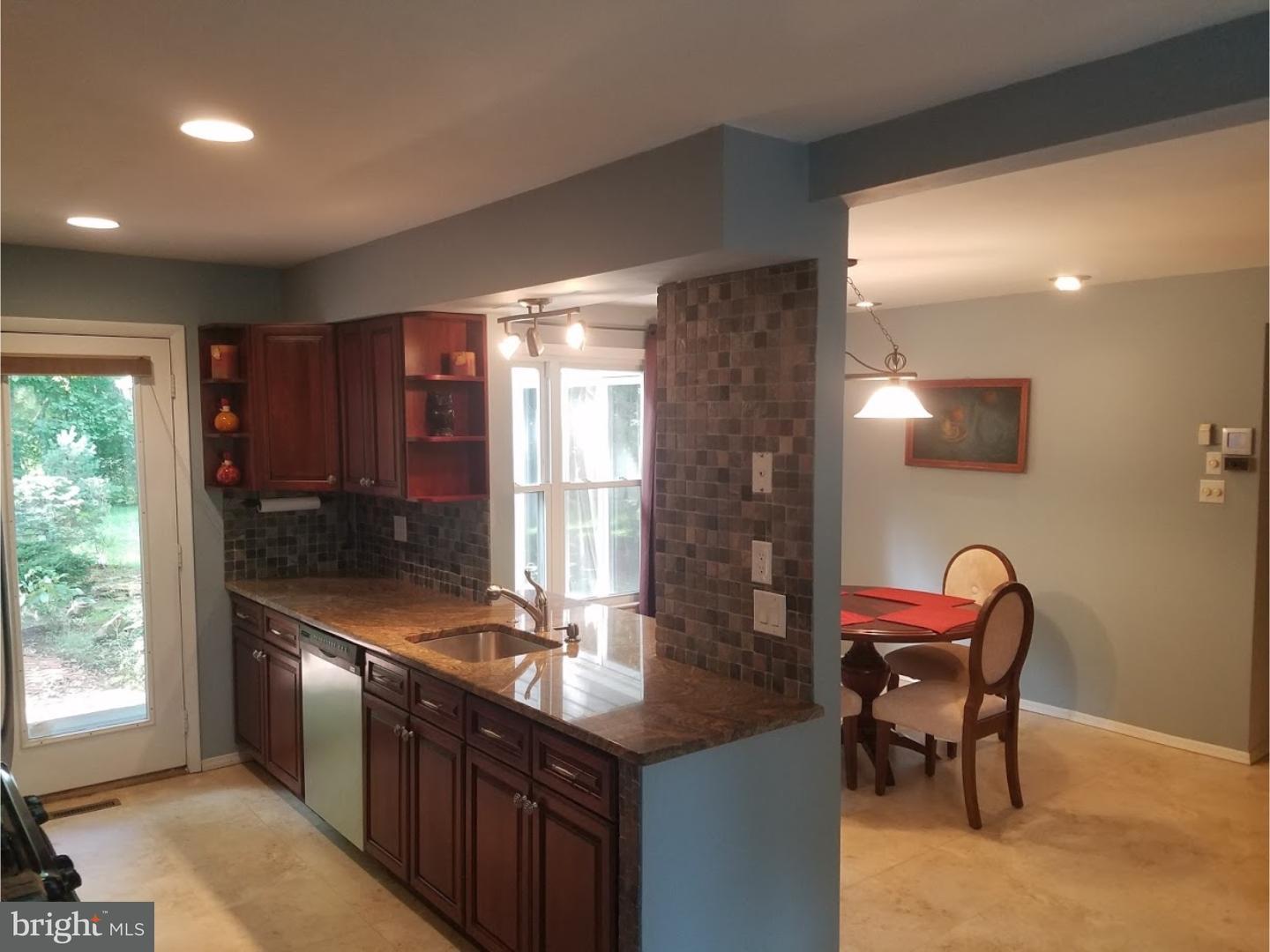 552 Cedarbrook Road Southampton, PA 18966 - Photo 5 of 25 Kitchen