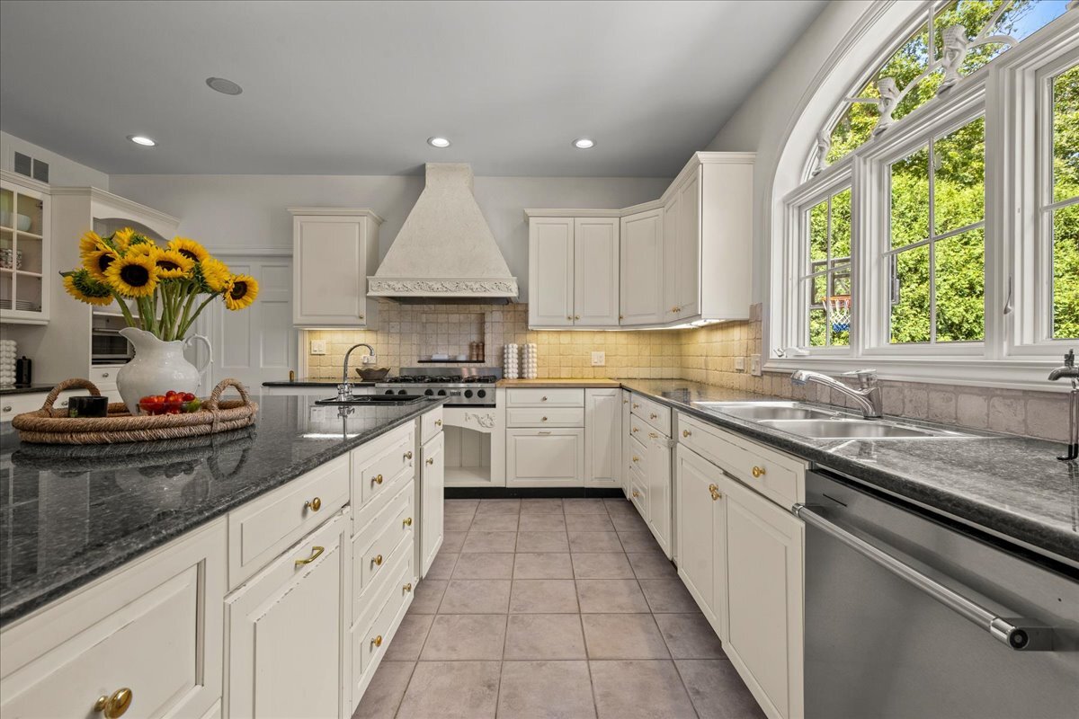 655 Forest Hill Road Lake Forest, IL 60045 - Photo 20 of 40 Gallery Image 20