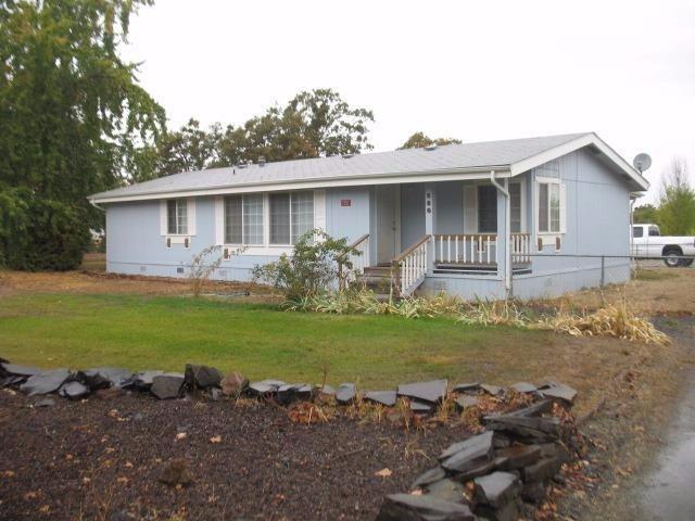 580 Raven Road Central Point, OR 97502 - Photo 1 of 17 Front of house