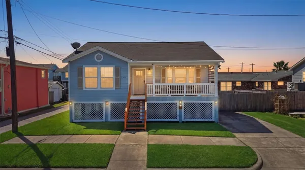 $2,100 | 2311 56th Street, Galveston, TX 77551