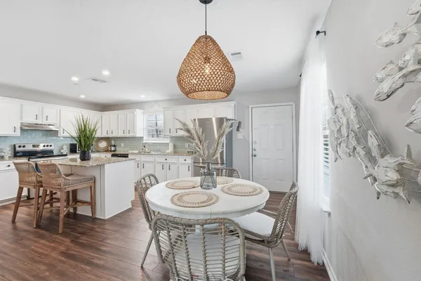 $2,100 | 2311 56th Street, Galveston, TX 77551