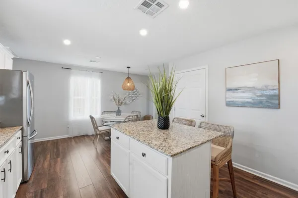 $2,100 | 2311 56th Street, Galveston, TX 77551